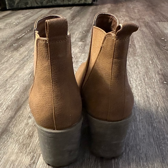 Dirty Laundry Tan Ankle Booties - Picture 3 of 4